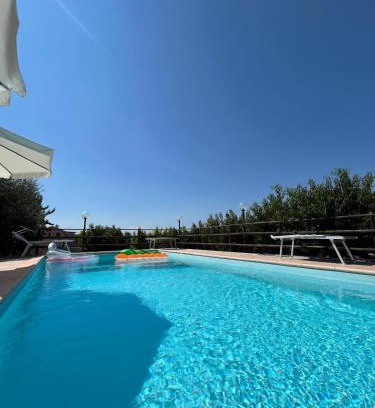 Camerano Apartment | Appartamento Belvedere con Piscina - Le Grotte Rooms And Apartments