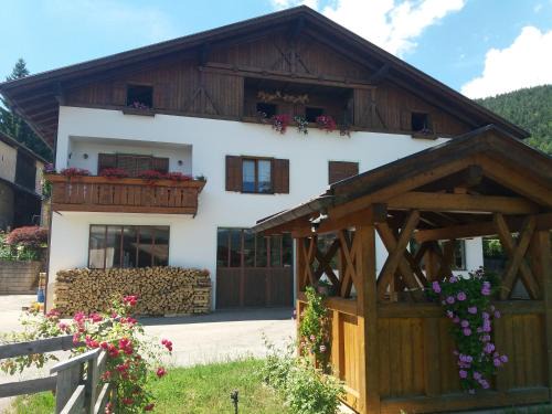 Castelfondo Apartment | Appartamento Cologna