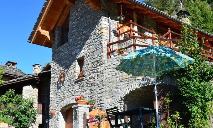 Champlong Dessus Apartment | Appartamento Con Giardino
