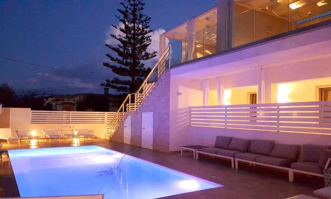 Reitani Apartment | Appartamento con piscina Oasi 2