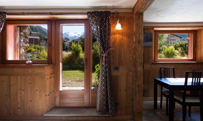 Cogne Apartment | Appartamento con prato privato e BBQ