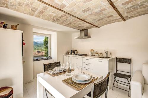 Rocca di Mezzo Apartment | Appartamento di design con vista sui monti