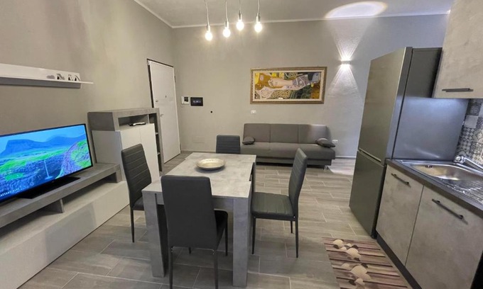 Carbonia Apartment | APPARTAMENTO ELEGANTE CARBONIA