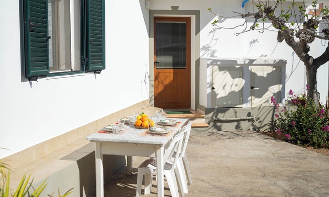 Loculi Apartment | Appartamento Fico - One Bedroom Apartment, Sleeps 4