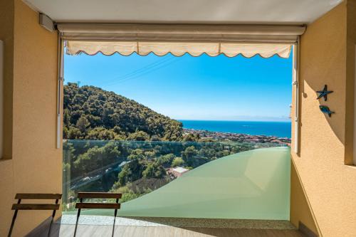Vallecrosia Apartment | Appartamento incantevole con piscina
