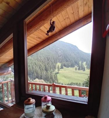 Corgnolaz Apartment | Appartamento incantevole con vista sulla vallata