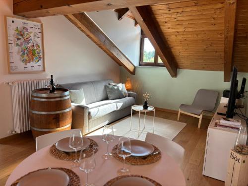 Monforte d'Alba Apartment | Appartamento 'La Poesia Della Terra'