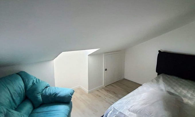 Derby-villaret Apartment | Appartamento Mansardato situato in posizione strategica
