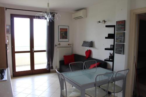 Torrette Apartment | Appartamento Metaurilia