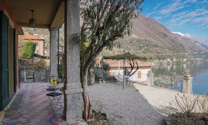 Argegno Apartment | Appartamento Stella - Two Bedroom Apartment, Sleeps 4