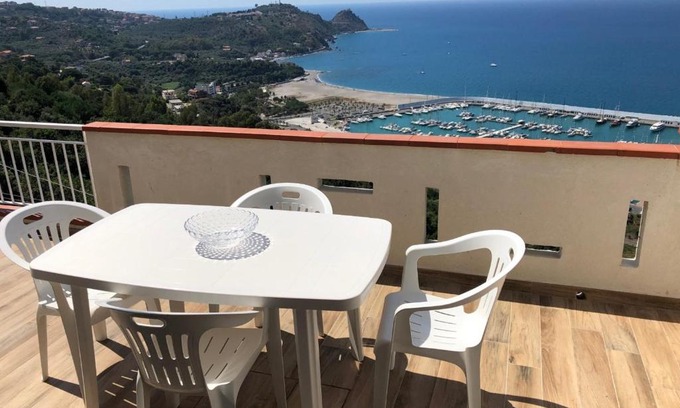 Capo d'Orlando Apartment | Appartamento vista mare Capo D'orlando