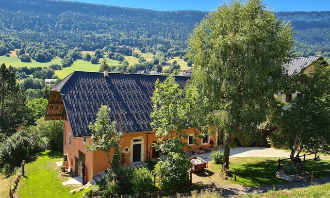 Chambery Metropole-Coeur des Bauges Apartment | Appartement de Charme Dans une Ferme Savoyarde au Coeur du Massif des Bauges