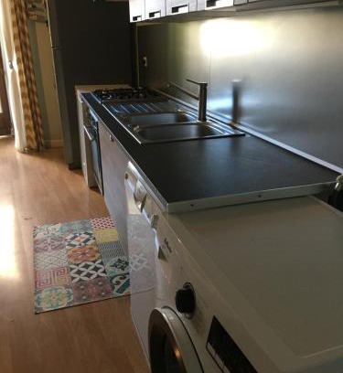 Besse-en-Chandesse Apartment | Appartement 6 à 8 pers au cœur du centre historique