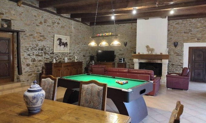 Saint-Jory-de-Chalais Apartment | Appartement Avec Piscine Pour 4
