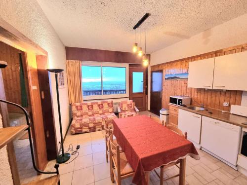 Saint-Michel-de-Chaillol Apartment | Appartement cosy à Chaillol 1600, 6-8 pers, terrasse sud, WiFi, parking proche - FR-1-393-31