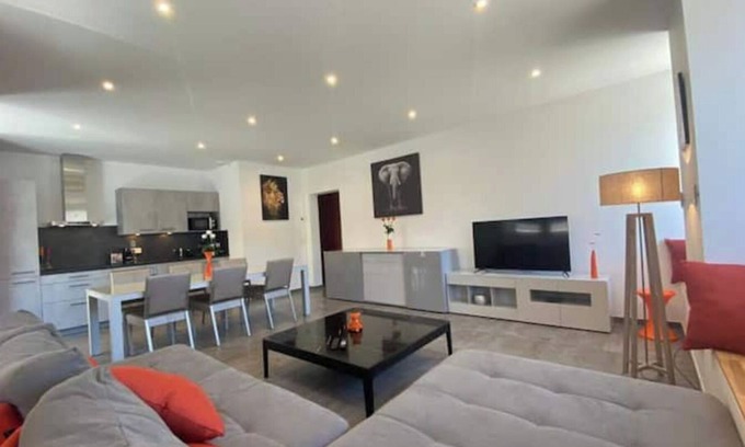 Bons-en-Chablais Apartment | Appartement 6 Personnes 100m2
