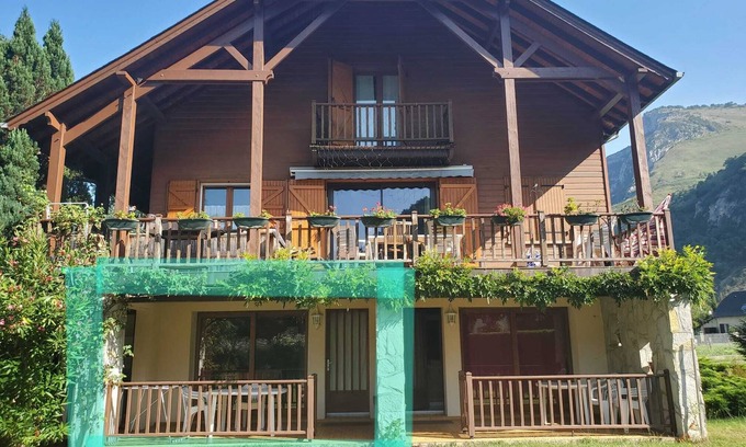 Aste-Beon Apartment | Appartement 6 Personnes Dans Chalet à la Montagne