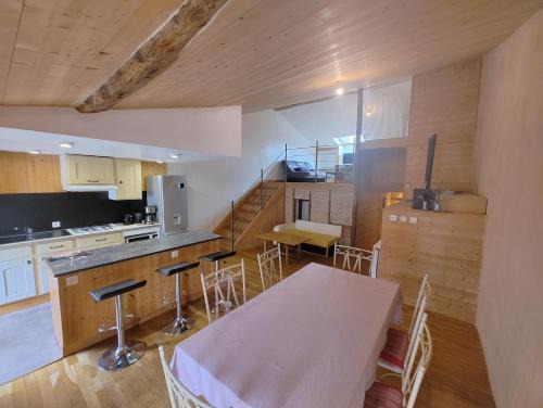 Parthenay Apartment | Appartement 75m2 - Centre-ville