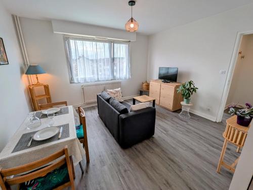 Luxeuil-les-Bains Apartment | Appartement accueillant au cœur de Luxeuil-les-Bains proche thermes - FR-1-583-510