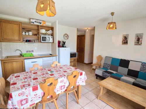 Flumet Apartment | Appartement au pied des pistes avec grande terrasse et parking - FR-1-505-36