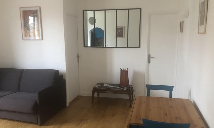 Romainville Apartment | Appartement Avec Parking à 15 Minutes à Pieds du Métro Mairie des Lilas