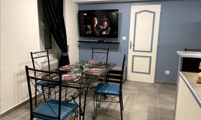 Vierzon Apartment | Appartement avec Parking Gratuit et Wifi