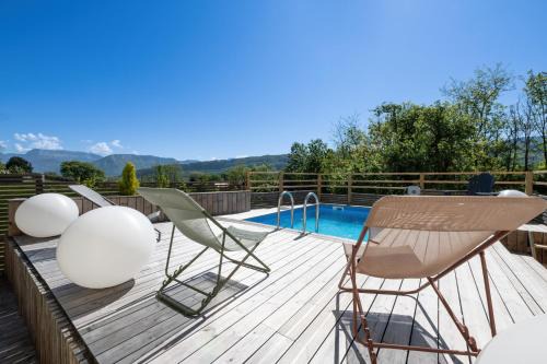 Seynod Apartment | Appartement avec piscine & terrasse vue montagne
