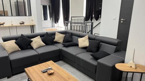 Dijon Centre Ville Apartment | Appartement avec un souplex en pierre
