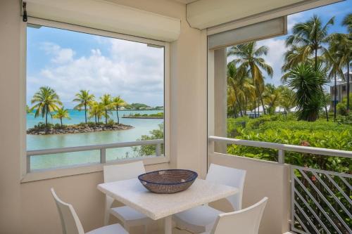 Pointe de la verdure Apartment | Appartement bord de mer très fonctionnel -accès direct plage & Vue mer exceptionnelle