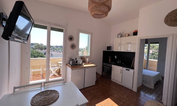 Cavaliere Apartment | Appartement Calme et Lumineux - Plages, Port et Commerces à Pied