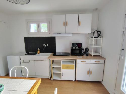 Saint-Ambreuil Apartment | Appartement calme avec jardin