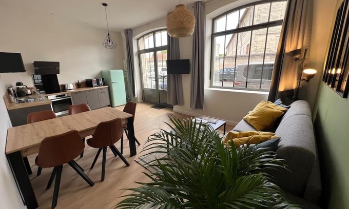 Angouleme Apartment | Appartement centre-ville * RDC * clim * WIFI * Haut de gamme *