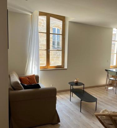 Figeac Apartment | Appartement Champollion 2