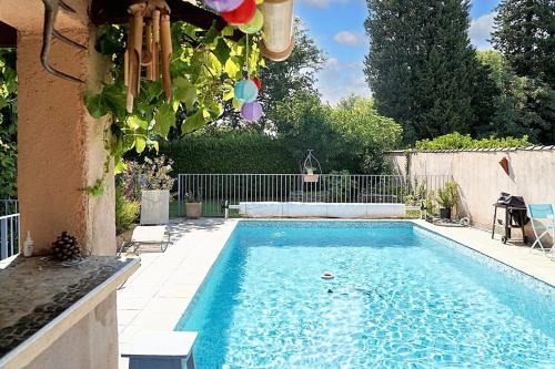 Le Pontet Apartment | Appartement charmant proche d'Avignon avec piscine privée