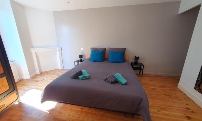 Authezat Apartment | Appartement chic et cosy