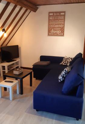 Rocroi Apartment | Appartement climatisé 2 étoiles, vue sur les Remparts, centre de Rocroi, Parking privatif et garage vélos