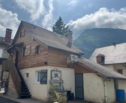 Laruns Apartment | Appartement Cocoon avec jardin et vue montagne