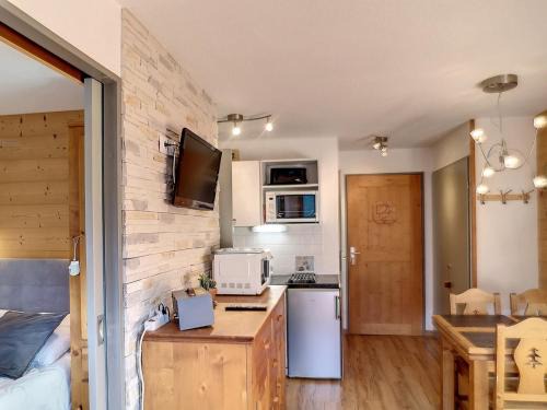 Les Bruyeres Apartment | Appartement Confort 1 chambre, ski aux pieds, balcon, Wi-Fi, parking - FR-1-178-171