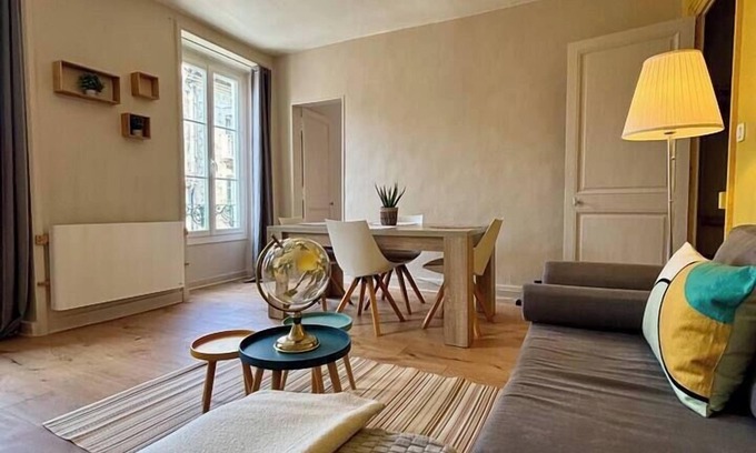 Laval Apartment | Appartement Confort Laval Centre !