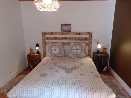 Saint-Claude Apartment | Appartement cosy avec son charme ancien.