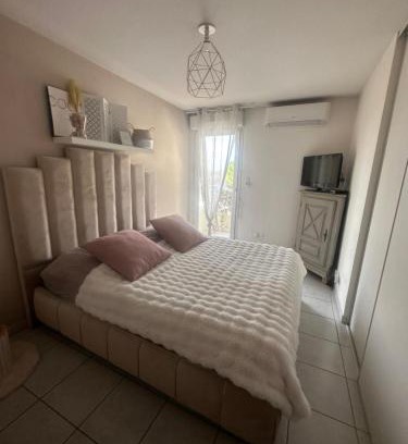 Monteux Apartment | Appartement cosy en résidence