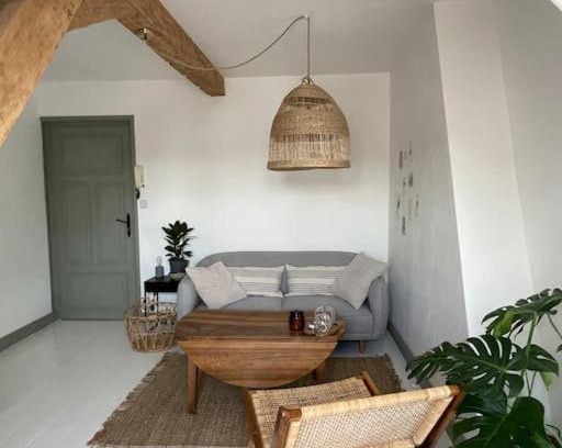Montreuil-sur-Mer Apartment | Appartement cosy et lumineux au cœur de Montreuil