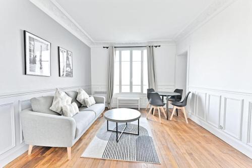 Puteaux Apartment | Appartement Cosy Vue sur Paris Bois de Boulogne