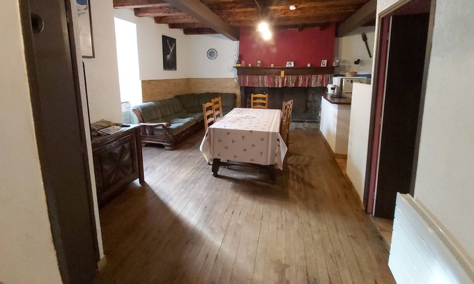 Borderes-Louron Apartment | Appartement Dans Maison de Montagne