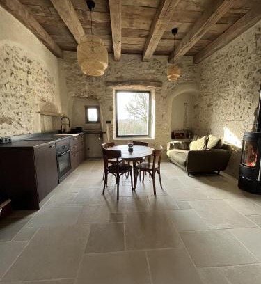 Ceyzerieu Apartment | Appartement dans une vieille ferme bugiste