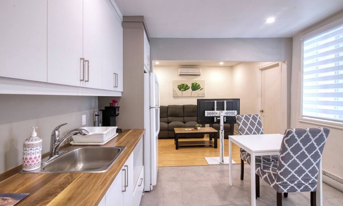 Longueuil Apartment | Appartement de 2 Chambres à Proximité du Centre-ville de Montréal