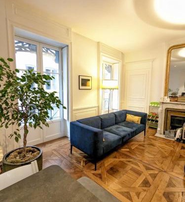 1st Arrondissement Apartment | Appartement de caractère 6 pers - hyper centre de Lyon