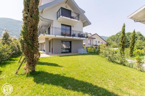 Cessenaz Apartment | Appartement Duplex Jardin