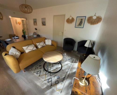 Saint-Vincent Apartment | Appartement en centre ville avec cour face au parc pasteur