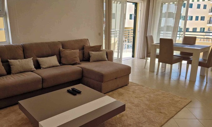 Armacao de Pera Apartment | Appartement Entièrement Rénové, 400 Mètres de la Plage Armacao De Pera